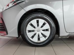 Toyota Corolla Quest 1.8 Plus auto - Image 14