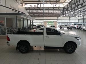 Toyota Hilux 2.4GD-6 single cab 4x4 Raider manual - Image 3