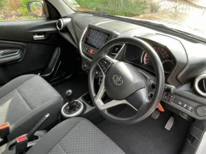 Toyota Vitz 1.0 XR manual - Image 7