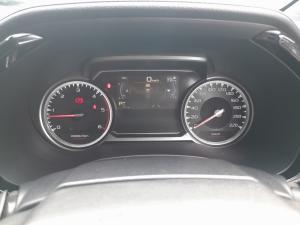 Isuzu D-Max 3.0TD double cab V-Cross - Image 11