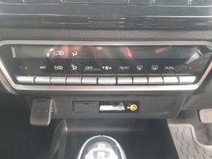 Isuzu D-Max 3.0TD double cab V-Cross - Image 14