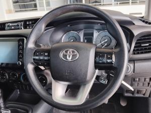 Toyota Hilux 2.4GD-6 single cab 4x4 Raider manual - Image 8