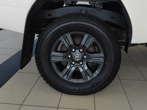 Toyota Hilux 2.4GD-6 single cab 4x4 Raider manual - Image 9