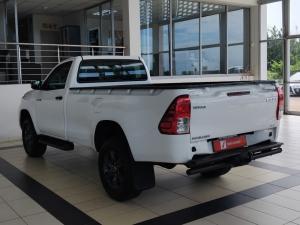 Toyota Hilux 2.4GD-6 single cab 4x4 Raider manual - Image 11