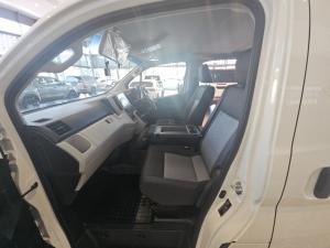 Toyota Quantum 2.8 LWBP/V - Image 7