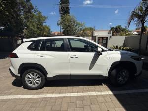 Toyota Corolla Cross 1.8 XS Hybrid - Image 3