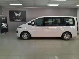 Hyundai Staria 2.2D Executive automatic - Image 3