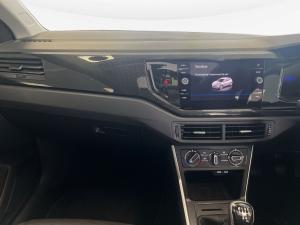 Volkswagen Polo hatch 1.0TSI Life manual - Image 12