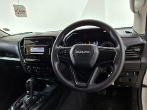 Isuzu D-Max 1.9TD single cab L 4x4 auto - Image 8