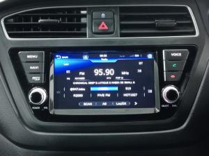 Hyundai i20 Active 1.4 Fluid - Image 8