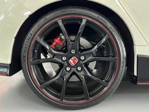 Honda Civic Type R - Image 11