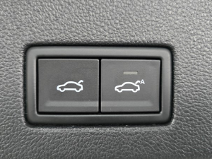 Volkswagen Touareg V6 TDI R-Line - Image 12