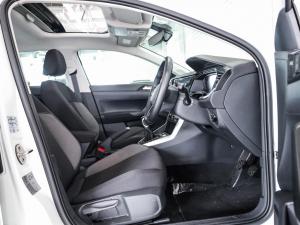 Volkswagen Polo hatch 1.0TSI Life manual - Image 12