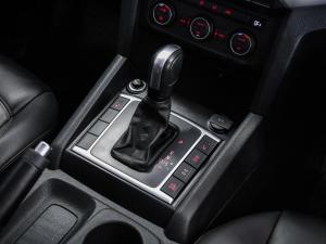 Volkswagen Amarok 2.0BiTDI double cab Highline auto - Image 21