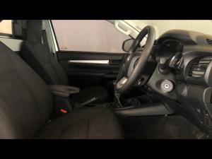 Toyota Hilux 2.4GD-6 single cab Raider manual - Image 10