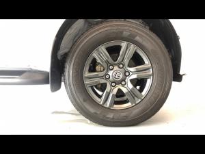 Toyota Hilux 2.4GD-6 single cab Raider manual - Image 17