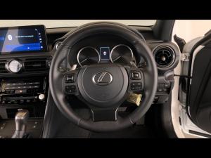 Lexus IS 300h SE - Image 8