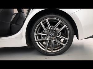 Lexus IS 300h SE - Image 19