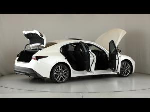 Lexus IS 300h SE - Image 31