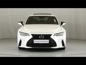 Lexus IS 300h SE - Image 4