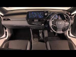 Lexus ES 300h EX - Image 6
