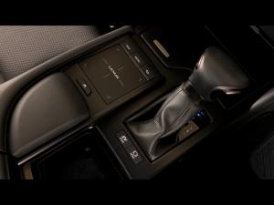 Lexus ES 300h EX - Image 15