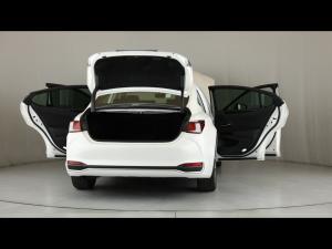 Lexus ES 300h EX - Image 24