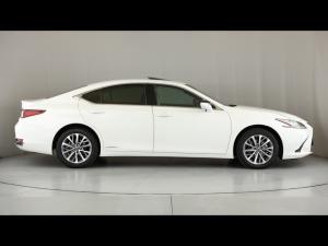 Lexus ES 300h EX - Image 3