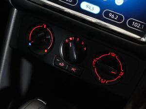 Volkswagen Polo Vivo hatch 1.6 Life - Image 12