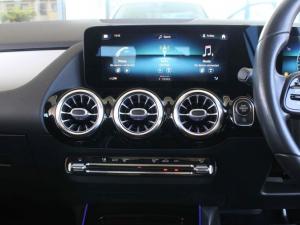 Mercedes-Benz GLA GLA200d - Image 12