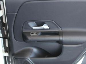 Mercedes-Benz GLA GLA200d - Image 15