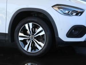 Mercedes-Benz GLA GLA200d - Image 5