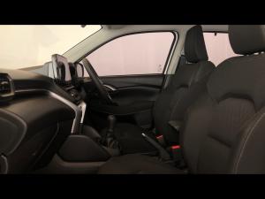 Toyota Urban Cruiser 1.5 XR manual - Image 7