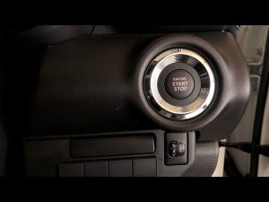 Toyota Urban Cruiser 1.5 XR manual - Image 16