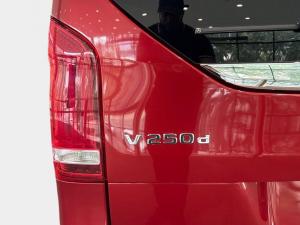 Mercedes-Benz V-Class V250d Avantgarde AMG Line - Image 16