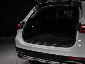 Mercedes-Benz GLC GLC300 4Matic Avantgarde - Image 25