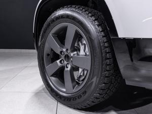 Land Rover Defender 110 D350 X-Dynamic HSE - Image 10