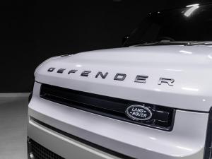 Land Rover Defender 110 D350 X-Dynamic HSE - Image 13