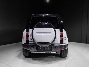 Land Rover Defender 110 D350 X-Dynamic HSE - Image 30