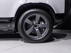 Land Rover Defender 110 D350 X-Dynamic HSE - Image 8