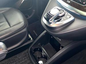 Mercedes-Benz V-Class V250d Avantgarde - Image 12