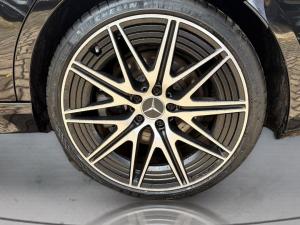 Mercedes-Benz C-Class C43 - Image 16