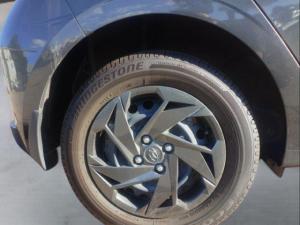 Hyundai i20 1.2 Premium - Image 9