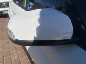 Hyundai Venue 1.2 Premium - Image 17