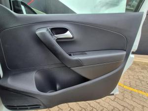 Volkswagen Polo Vivo hatch 1.4 Life - Image 15