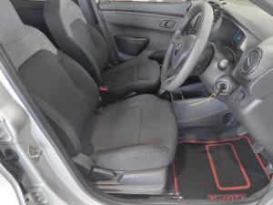 Renault Kwid 1.0 Evolution - Image 11