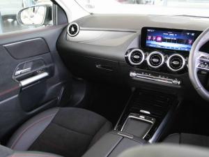 Mercedes-Benz GLA GLA200d Progressive - Image 10