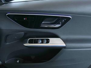 Mercedes-Benz GLC GLC300d 4Matic Avantgarde - Image 13