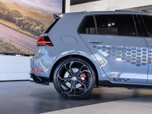 Volkswagen Golf GTI TCR - Image 10