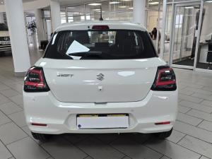 Suzuki Swift 1.2 GLX auto - Image 8